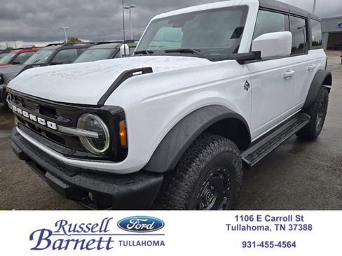 New 2025 Ford Bronco Outer Banks w/ Sasquatch Package AWD/4WD image 1