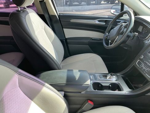 Used 2019 Ford Fusion SE w/ Equipment Group 151A image 7