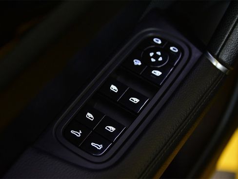 Used 2019 Porsche Cayenne image 12