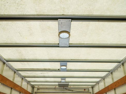 Used 2017 Ford F550 2WD Regular Cab Super Duty image 11