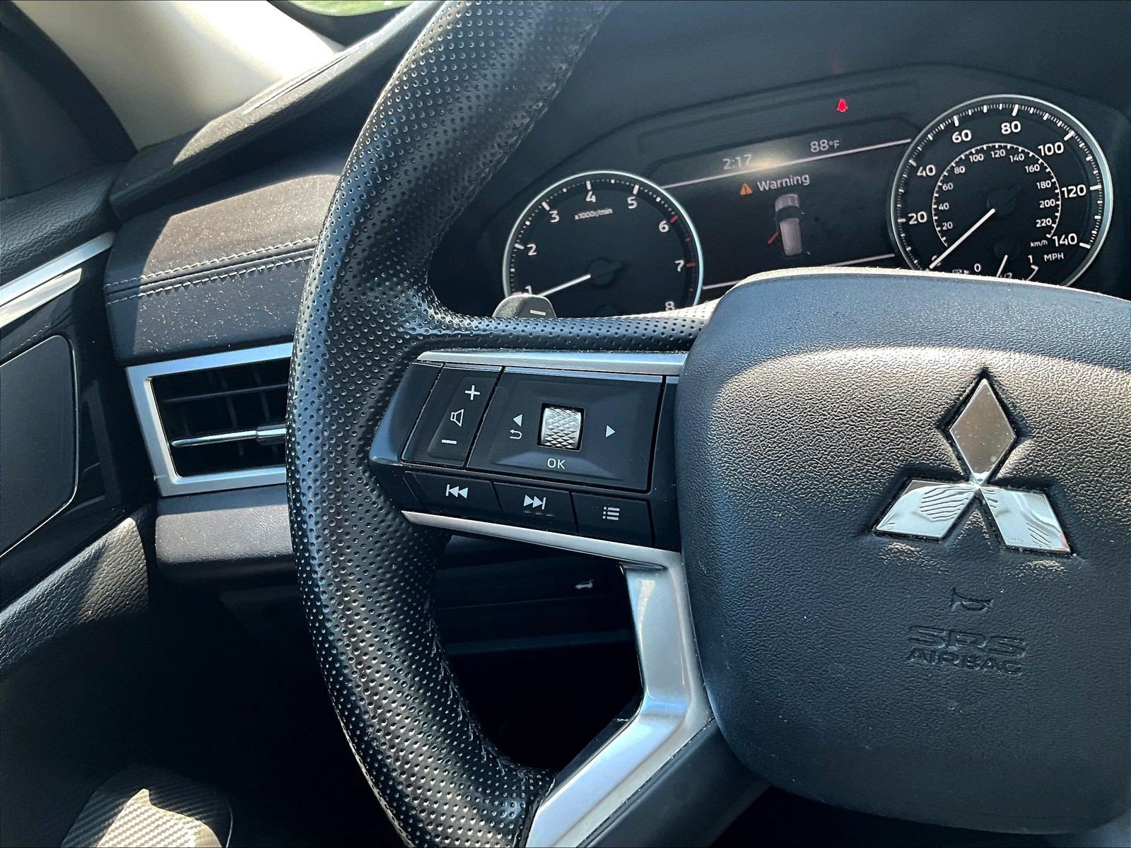 Used 2024 Mitsubishi Outlander SE AWD/4WD image 11