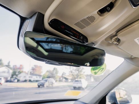 Used 2022 Volvo XC90 T6 Momentum w/ Climate Package image 31