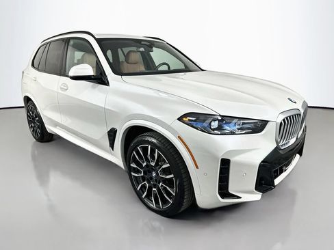Used 2026 BMW X5 xDrive40i w/ M Sport Package AWD/4WD image 3