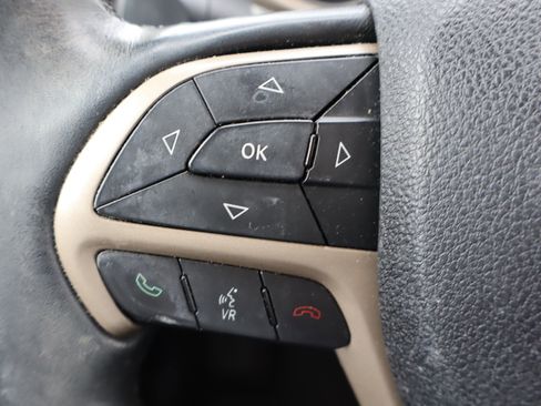 Used 2015 Jeep Cherokee Latitude w/ Cold Weather Group image 19