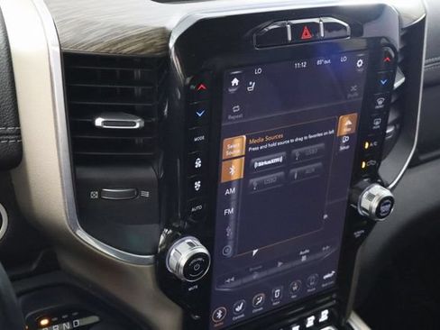 Used 2019 RAM 1500 Laramie AWD/4WD image 22