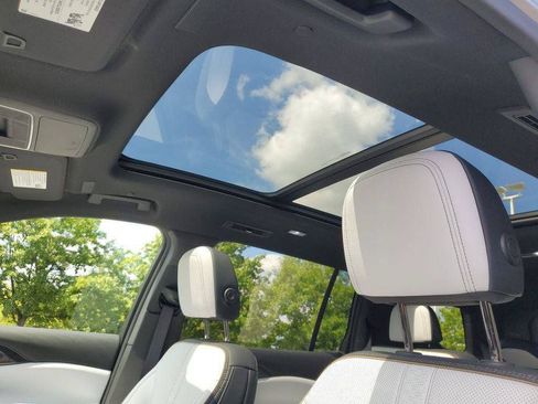 Used 2025 Chevrolet Traverse High Country w/ LPO, Floor Liner Package AWD/4WD image 7