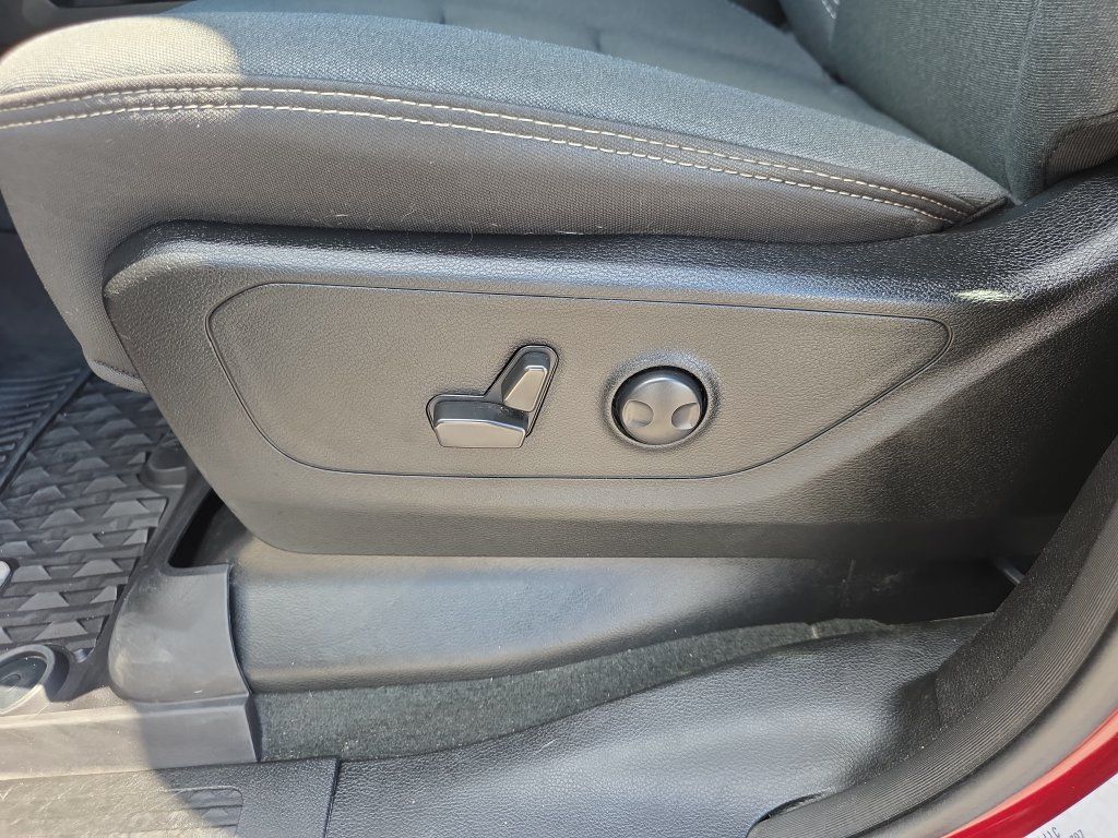 Used 2022 RAM 1500 Big Horn AWD/4WD image 12