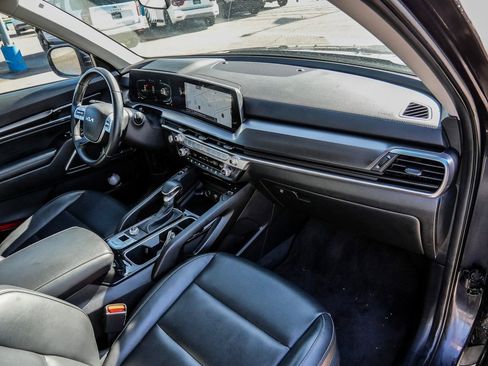 Used 2025 Kia Telluride S FWD image 14