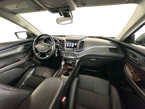 Used 2015 Chevrolet Impala LT image 2