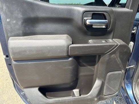 Used 2020 Chevrolet Silverado 1500 Custom w/ Custom Convenience Package AWD/4WD image 24