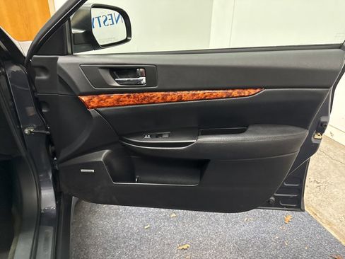 Used 2012 Subaru Outback 2.5i Limited image 19