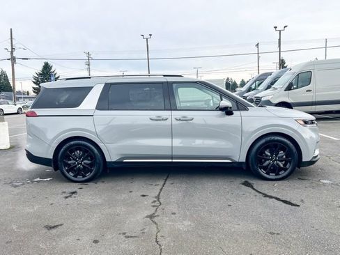 Certified 2024 Kia Carnival SX Prestige image 7