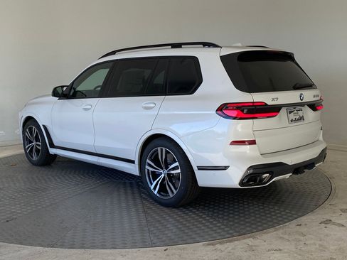 New 2026 BMW X7 M60i AWD/4WD image 3