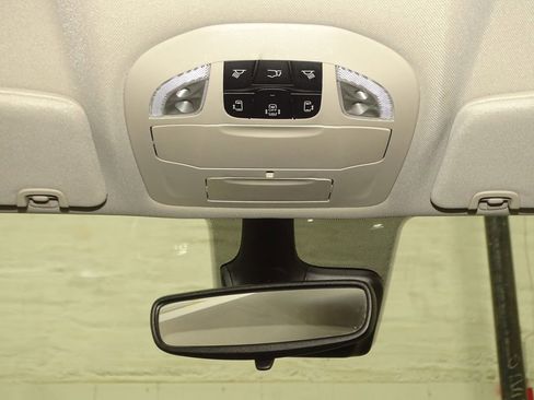 Used 2024 Chrysler Pacifica Touring-L image 23