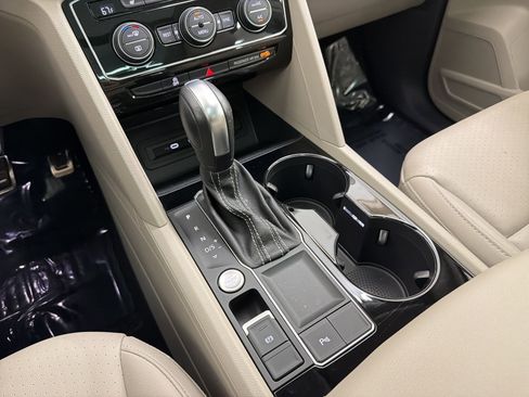 Used 2021 Volkswagen Atlas SEL R-Line image 17