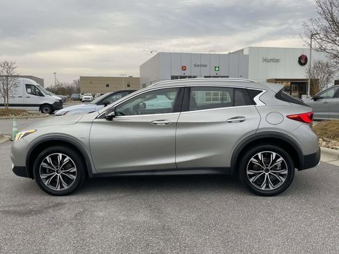 Used 2019 INFINITI QX30 Premium w/ Navigation Package image 27