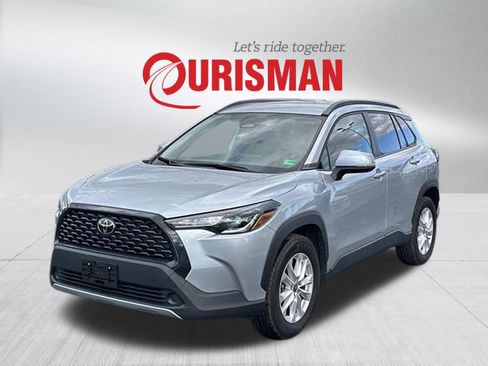 Used 2024 Toyota Corolla Cross LE image 5