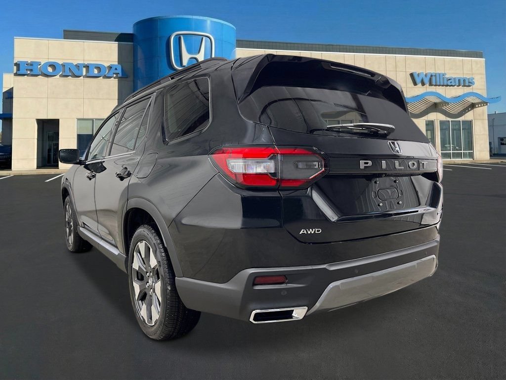 New 2026 Honda Pilot Touring image 3