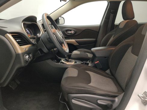 Used 2018 Jeep Cherokee Latitude image 17