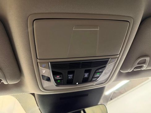 Certified 2025 Acura MDX SH-AWD image 32