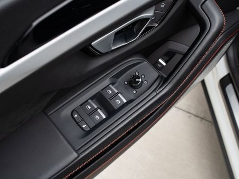 Used 2019 Lamborghini Urus image 23