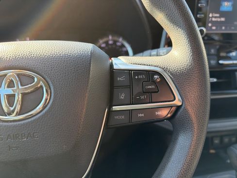 Used 2020 Toyota Highlander L image 13