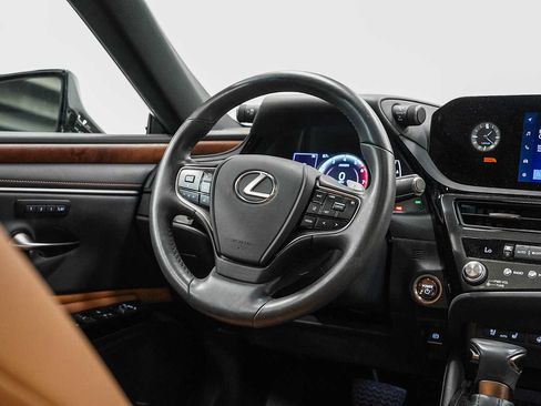 Used 2024 Lexus ES 300h w/ Premium Package FWD image 15