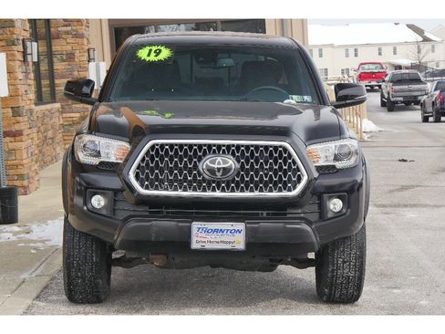 Used 2019 Toyota Tacoma TRD Off-Road w/ Technology Package image 8