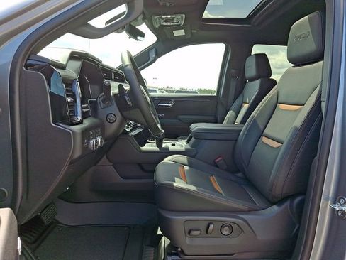 New 2026 GMC Sierra 1500 AT4 w/ Technology Package AWD/4WD image 9