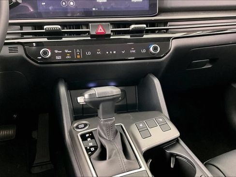 Certified 2026 Kia Sportage EX FWD image 8