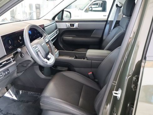 Used 2025 Hyundai Santa Fe SEL FWD image 12
