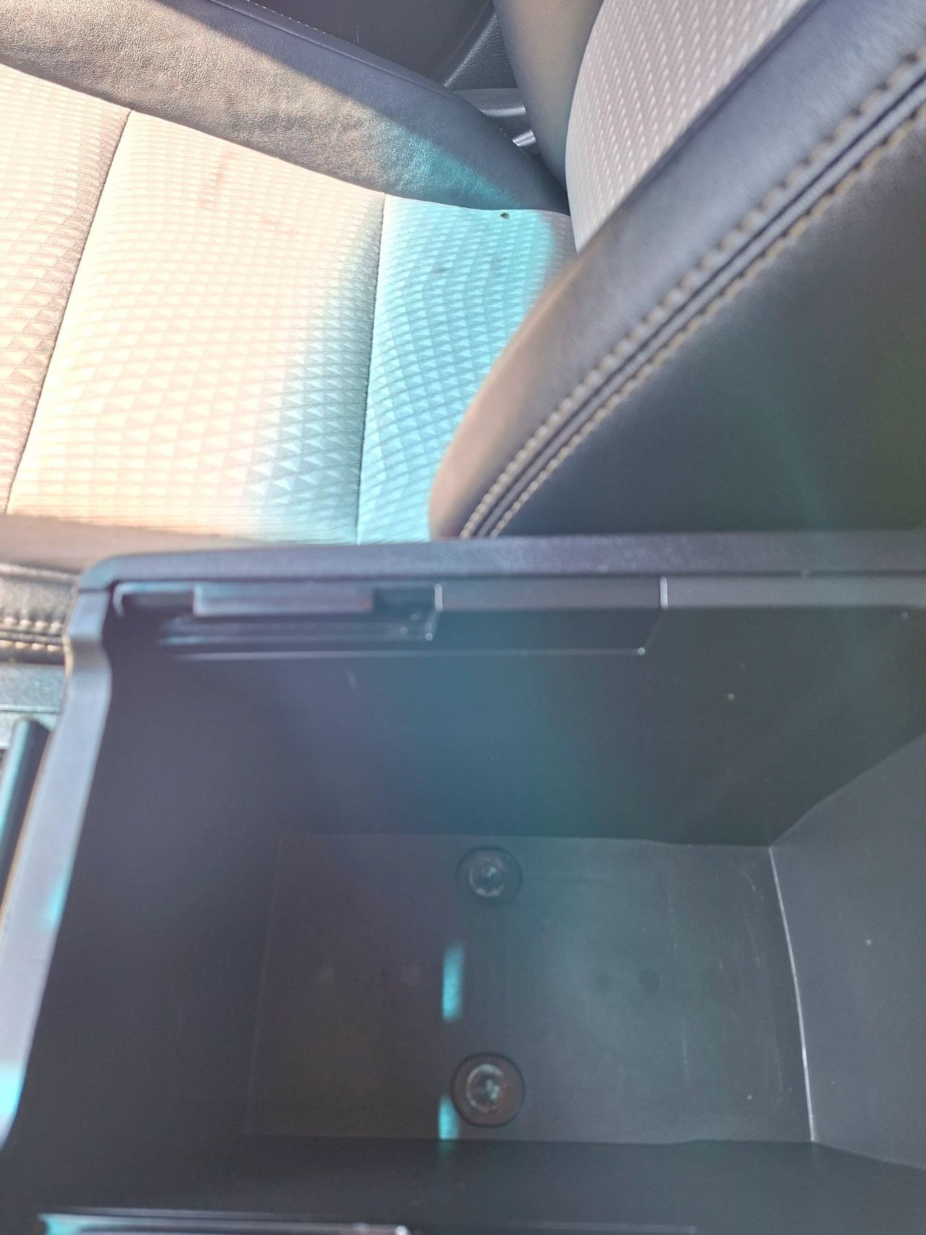 Used 2014 Toyota Camry SE FWD image 19
