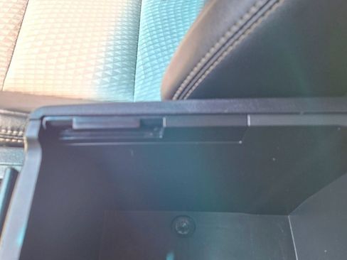Used 2014 Toyota Camry SE FWD image 19