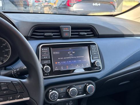 Used 2025 Nissan Versa SV FWD image 16