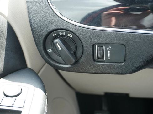 Used 2014 Dodge Grand Caravan SE FWD image 10