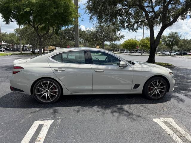 Used 2025 Genesis G70 2.5T RWD image 8