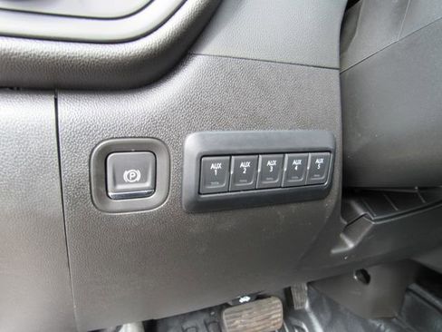 New 2026 GMC Sierra 2500 Pro w/ Convenience Package AWD/4WD image 15
