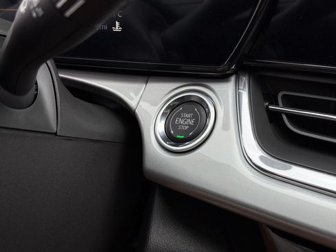 New 2026 Chevrolet Trax LT w/ Midnight Edition FWD image 28
