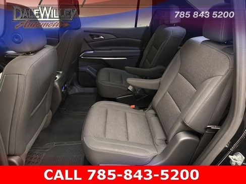 Used 2024 Chevrolet Traverse LT image 18