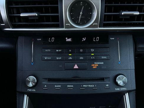 Used 2016 Lexus IS 200t image 27