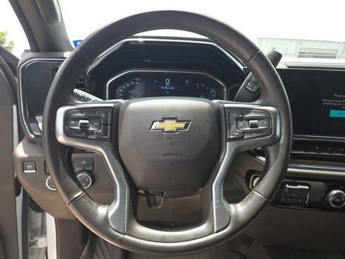 Used 2024 Chevrolet Silverado 2500 LT AWD/4WD image 9