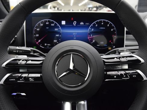 Used 2024 Mercedes-Benz CLE 300 4MATIC Coupe image 22