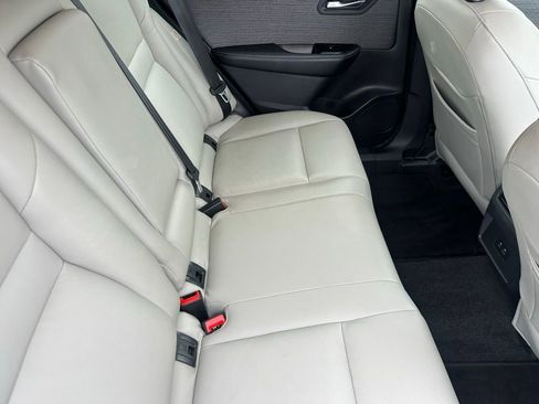 Used 2023 Nissan Rogue SV image 18