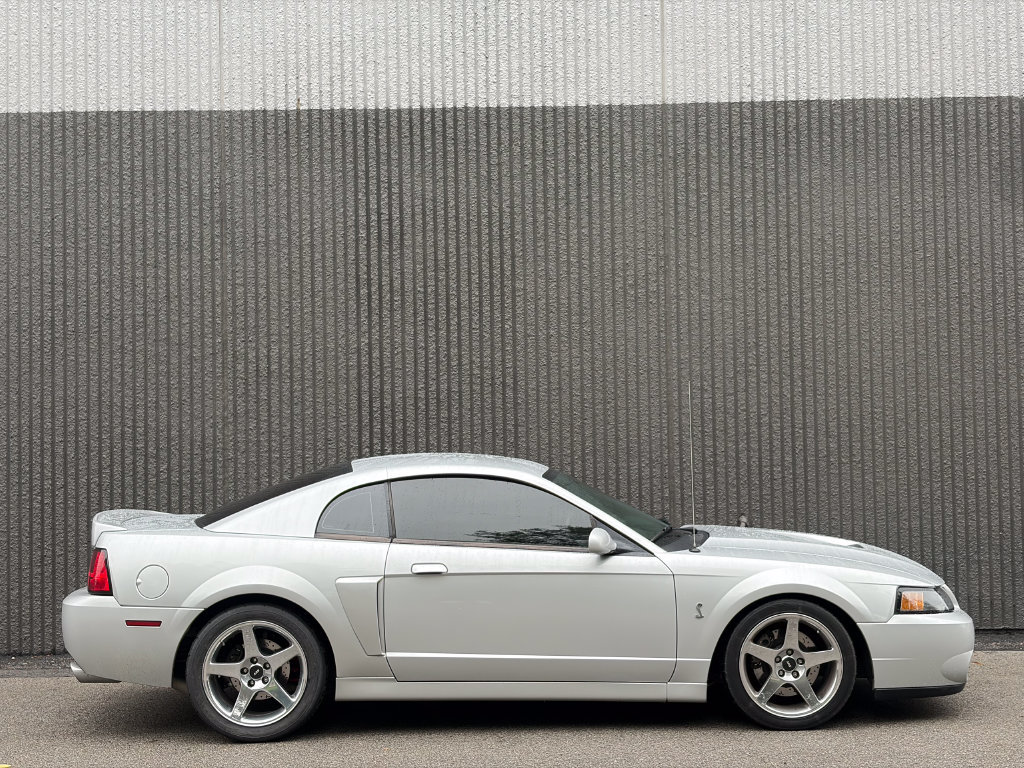 Used 2004 Ford Mustang Cobra RWD image 8