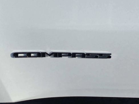 Certified 2022 Jeep Compass Latitude image 26