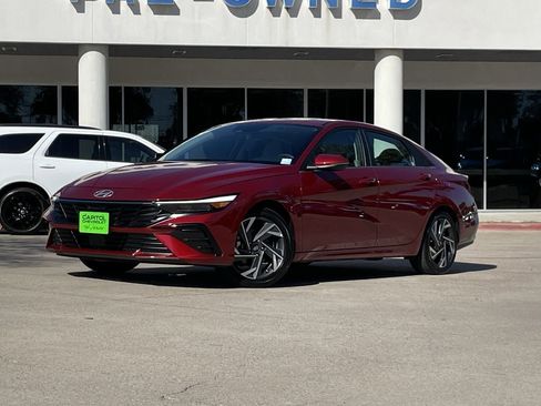 Used 2025 Hyundai Elantra Limited image 1