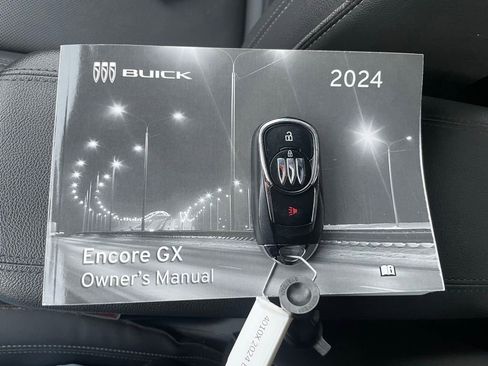 Used 2024 Buick Encore GX Sport Touring image 43