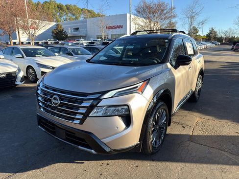 New 2026 Nissan Rogue Platinum w/ Platinum Premium Package image 3
