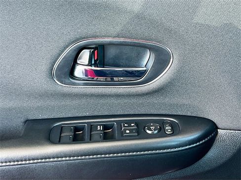 Used 2020 Honda HR-V EX image 17