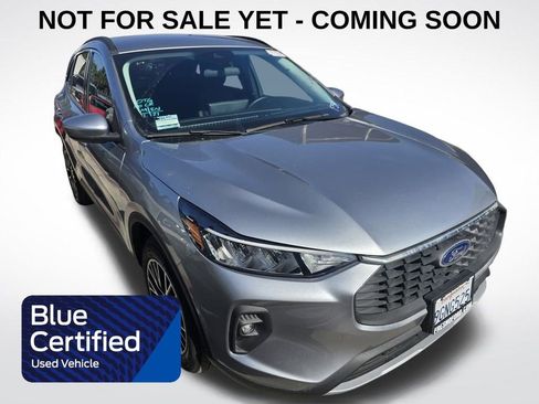 Used 2023 Ford Escape SE image 1
